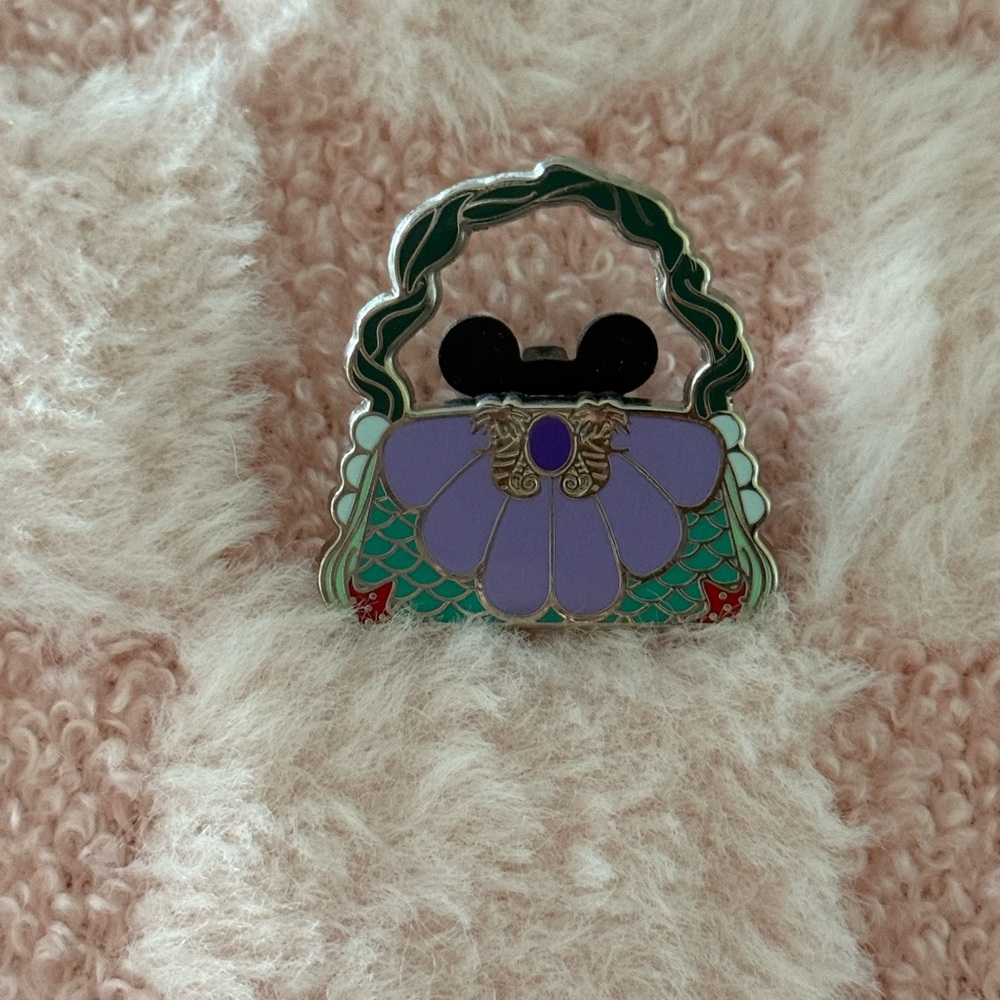 Disney Little Mermaid Ariel Handbag Trading Pin